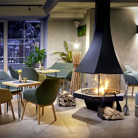 ホテル Ever Gruen カプルーン